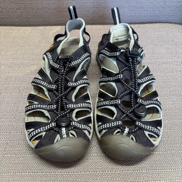 Keen Black and Gray Whisper Waterproof Outdoor Sandals with Durable Sole 7 - Picture 1 of 6